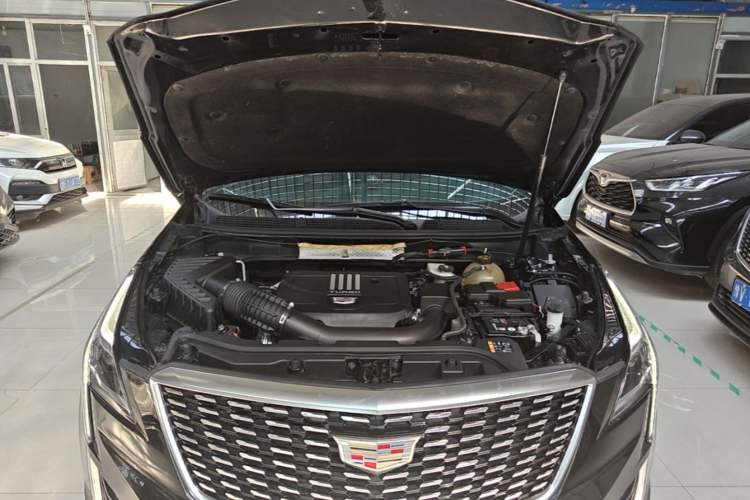 Used Cadillac XT5 2022 2.0T Two-Wheel Drive Luxury Version Engine Bay