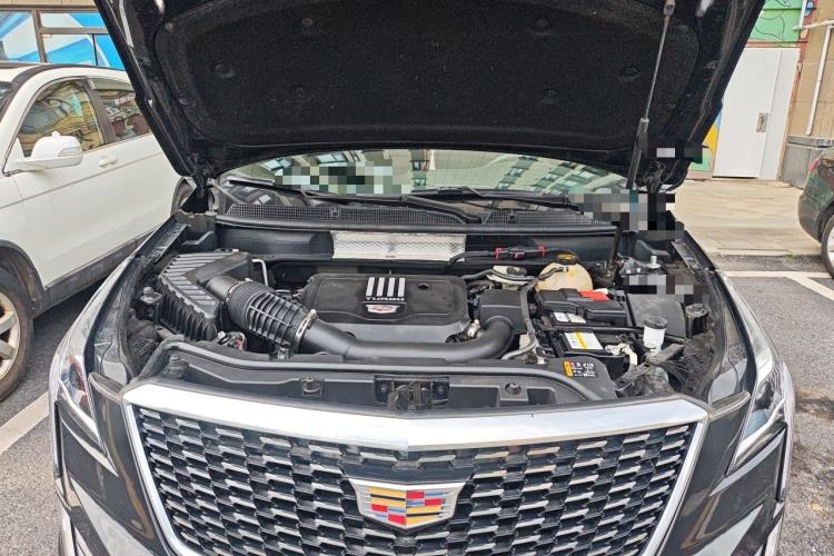 Used Cadillac XT5 2022 2.0T Two-Wheel Drive Luxury Version Engine Bay