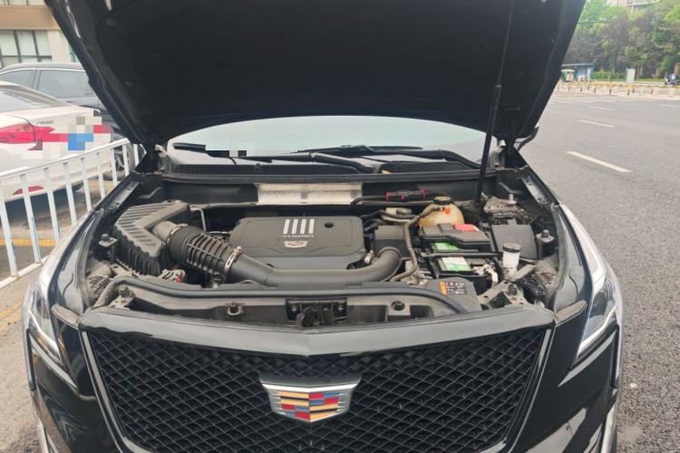 Used Cadillac XT5 2022 2.0T Two-Wheel Drive Luxury Version Engine Bay