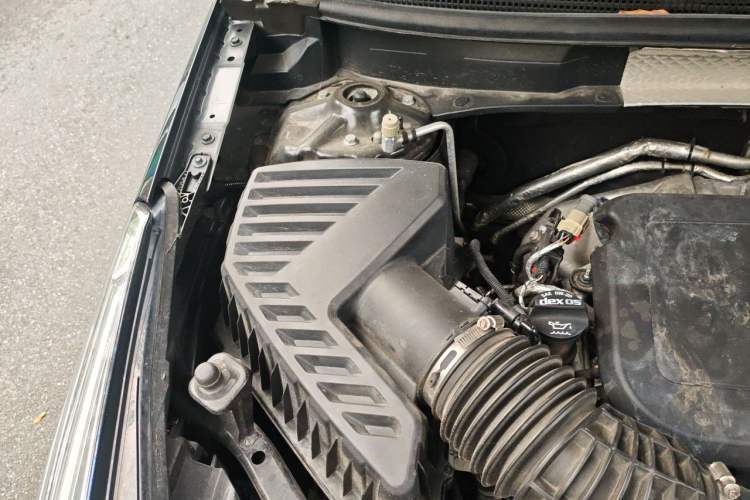 Used Cadillac XT5 2022 2.0T Two-Wheel Drive Luxury Version Engine Bay Right