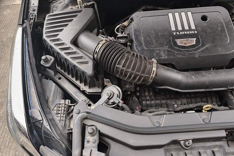 Used Cadillac XT5 2022 2.0T Two-Wheel Drive Luxury Version Engine Bay Right