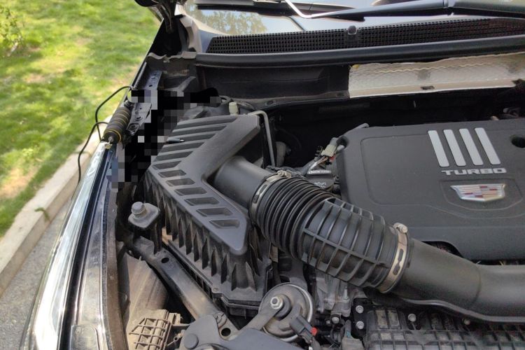 Used Cadillac XT5 2022 2.0T Two-Wheel Drive Luxury Version Engine Bay Right