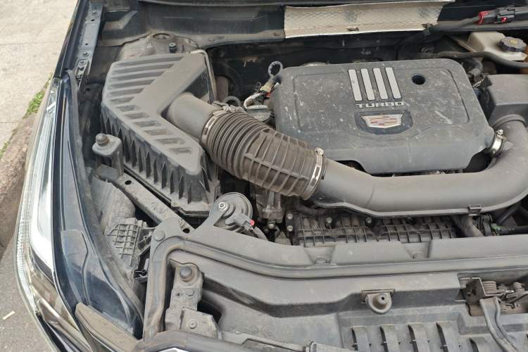 Used Cadillac XT5 2022 2.0T Two-Wheel Drive Luxury Version Engine Bay Right