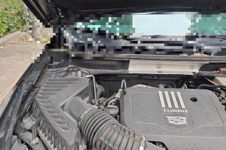 Used Cadillac XT5 2022 2.0T Four-Wheel Drive Luxury Version (Hummingbird Edition) Engine Bay Right
