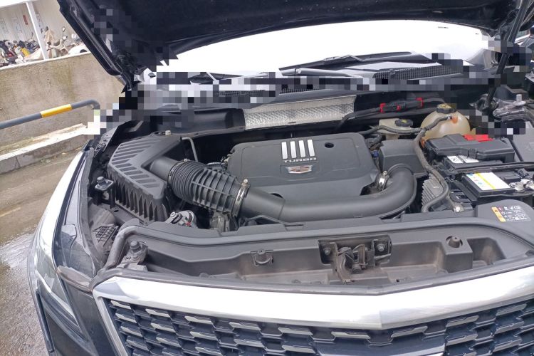 Used Cadillac XT5 2022 2.0T Two-Wheel Drive Luxury Version Engine Bay Right