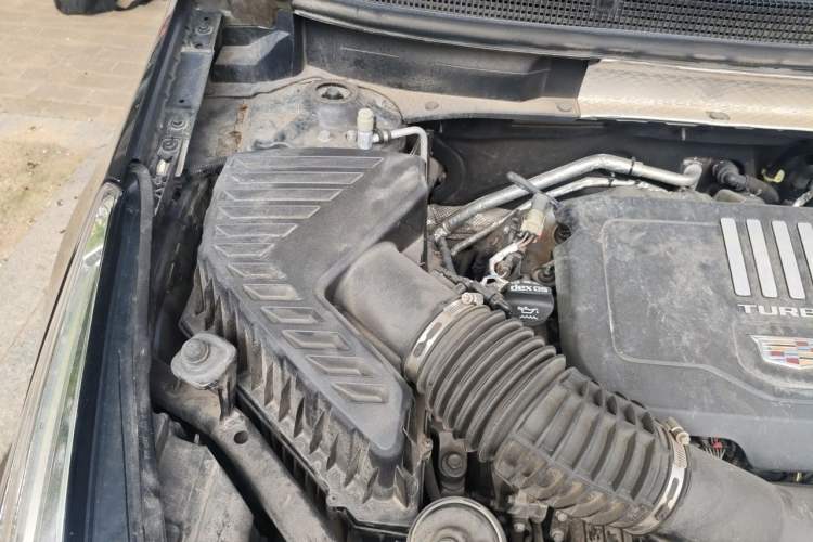 Used Cadillac XT5 2022 2.0T Two-Wheel Drive Luxury Version Engine Bay Right