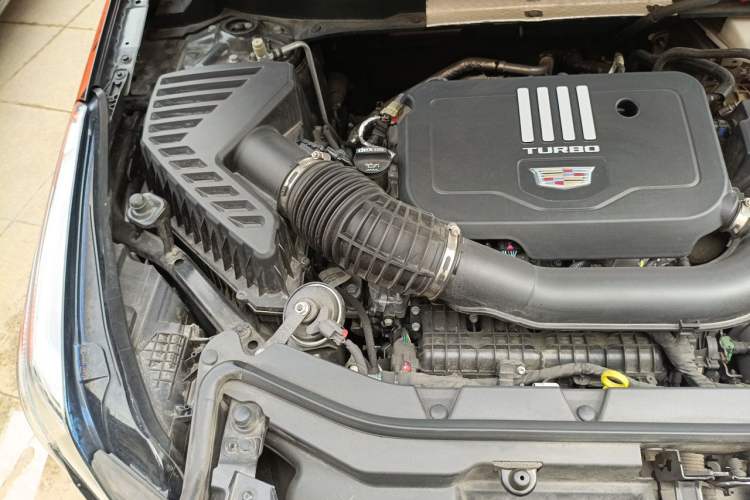 Used Cadillac XT5 2022 2.0T Four-Wheel Drive Luxury Version (Hummingbird Edition) Engine Bay Right