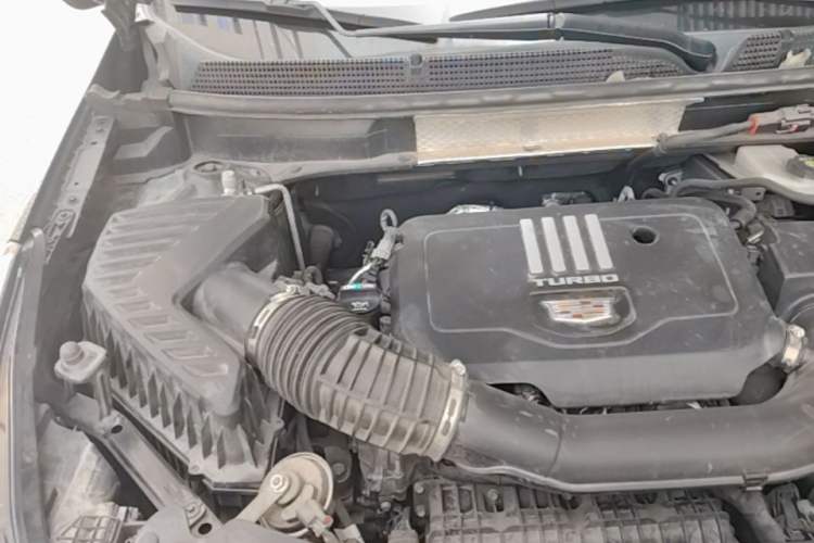 Used Cadillac XT5 2022 2.0T Four-Wheel Drive Platinum Edition Engine Bay Right