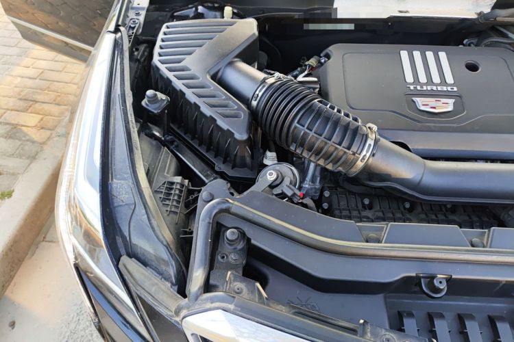 Used Cadillac XT5 2022 2.0T Four-Wheel Drive Luxury Version Engine Bay Right