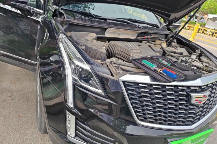 Used Cadillac XT5 2022 2.0T Four-Wheel Drive Luxury Version Engine Bay Right