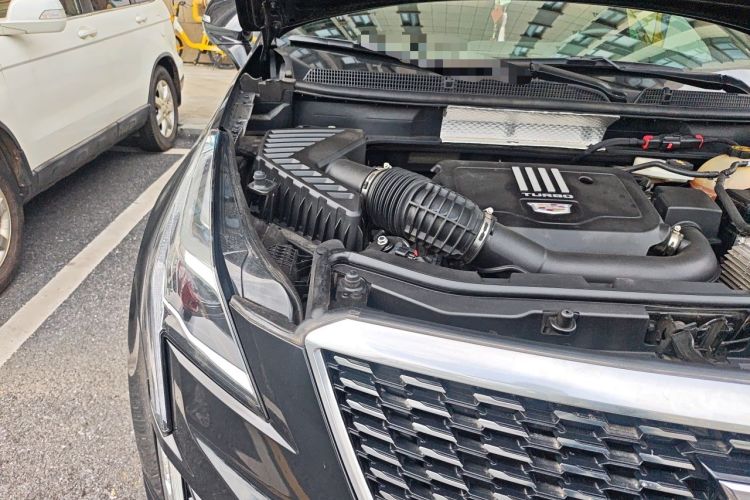 Used Cadillac XT5 2022 2.0T Two-Wheel Drive Luxury Version Engine Bay Right
