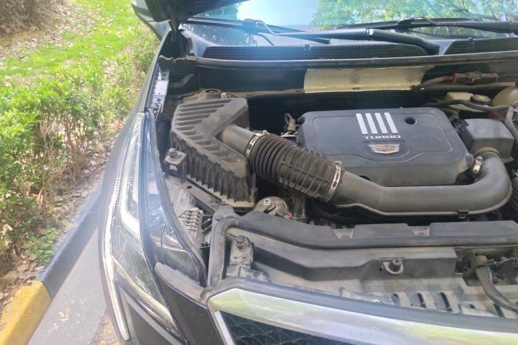 Used Cadillac XT5 2022 2.0T Four-Wheel Drive Luxury Version (Hummingbird Edition) Engine Bay Right