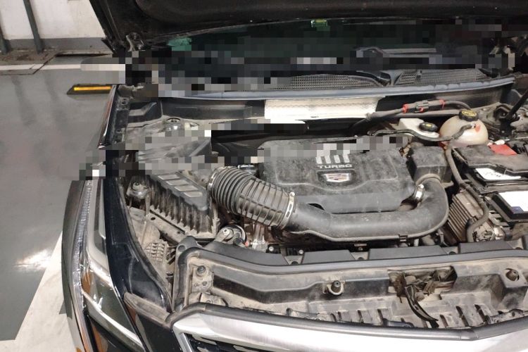 Used Cadillac XT5 2022 2.0T Two-Wheel Drive Luxury Version Engine Bay Right