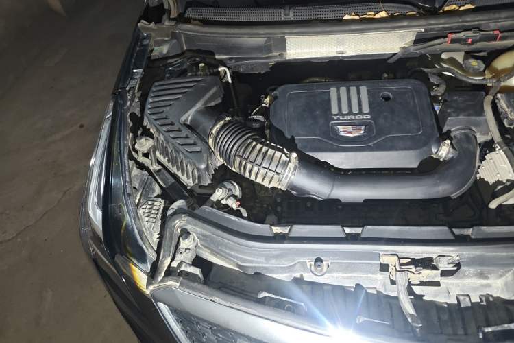 Used Cadillac XT5 2022 2.0T Two-Wheel Drive Luxury Version Engine Bay Right