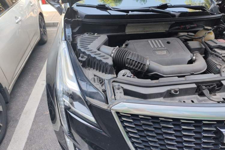 Used Cadillac XT5 2022 2.0T Two-Wheel Drive Luxury Version Engine Bay Right
