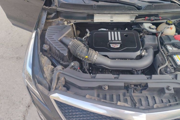 Used Cadillac XT5 2022 2.0T Four-Wheel Drive Luxury Version (Hummingbird Edition) Engine Bay Right