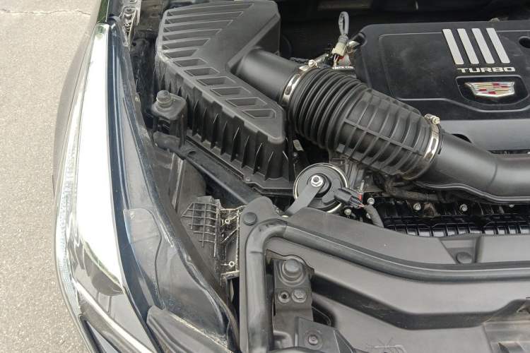 Used Cadillac XT5 2022 2.0T Four-Wheel Drive Premium Edition Engine Bay Right