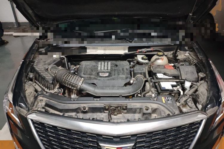 Used Cadillac XT5 2022 2.0T Two-Wheel Drive Luxury Version Engine Bay