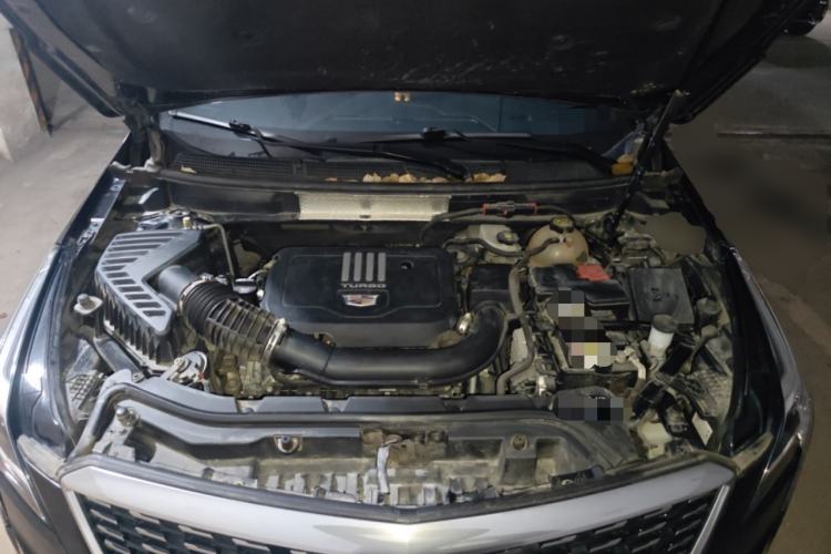 Used Cadillac XT5 2022 2.0T Two-Wheel Drive Luxury Version Engine Bay