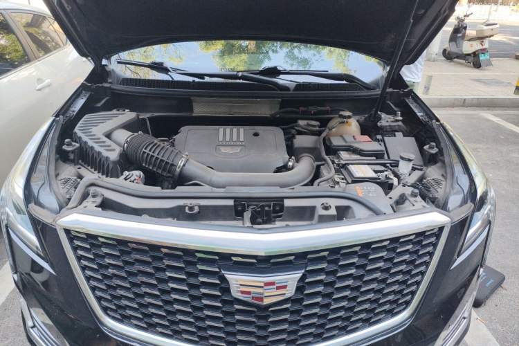 Used Cadillac XT5 2022 2.0T Two-Wheel Drive Luxury Version Engine Bay