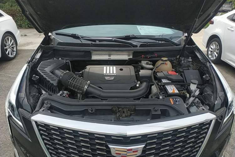 Used Cadillac XT5 2022 2.0T Two-Wheel Drive Luxury Version Engine Bay