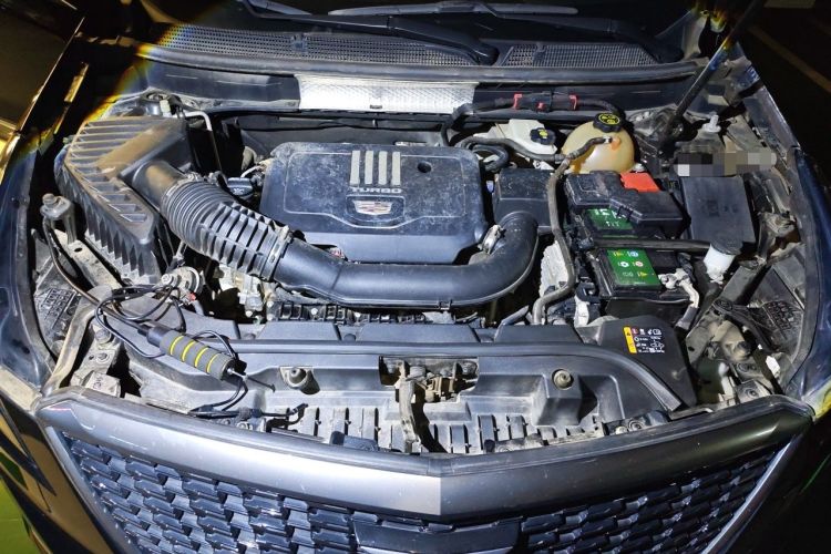 Used Cadillac XT5 2022 2.0T Two-Wheel Drive Luxury Version Engine Bay