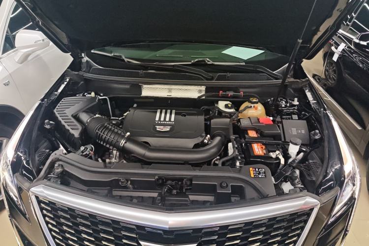 Used Cadillac XT5 2022 2.0T Two-Wheel Drive Luxury Version Engine Bay