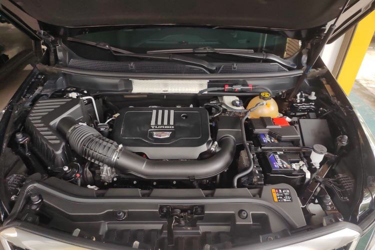 Used Cadillac XT5 2022 2.0T Two-Wheel Drive Luxury Version Engine Bay
