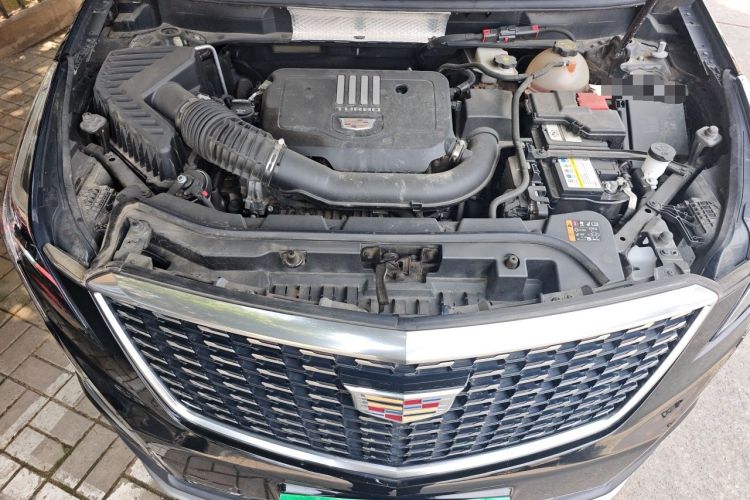 Used Cadillac XT5 2022 2.0T Two-Wheel Drive Luxury Version Engine Bay