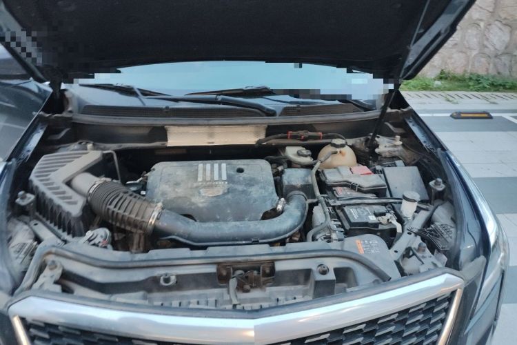 Used Cadillac XT5 2022 2.0T Two-Wheel Drive Luxury Version Engine Bay