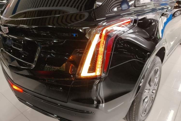 Used Cadillac XT5 2022 2.0T Four-Wheel Drive Luxury Version (Hummingbird Edition) Exterior 1