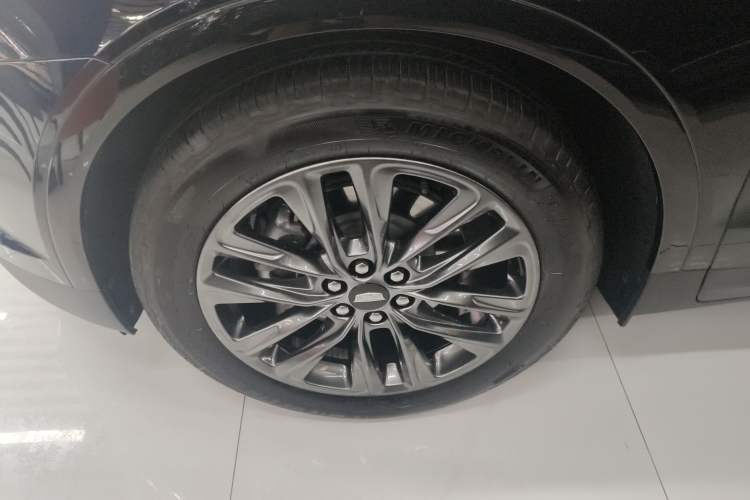 Used Cadillac XT5 2022 2.0T Four-Wheel Drive Luxury Version (Hummingbird Edition) Exterior 2