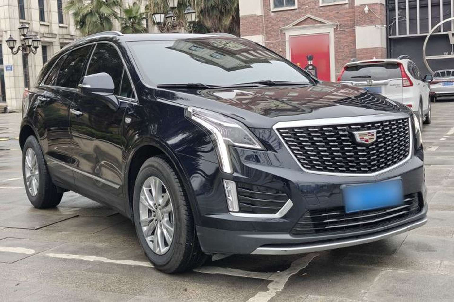 Used Cadillac XT5 2022 2.0T Two-Wheel Drive Luxury Version Exterior 2