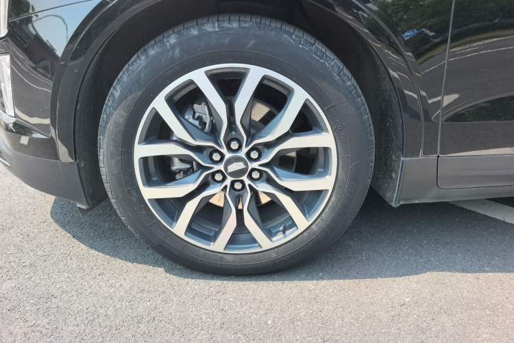 Used Cadillac XT5 2022 2.0T Four-Wheel Drive Luxury Version (Hummingbird Edition) Exterior 2