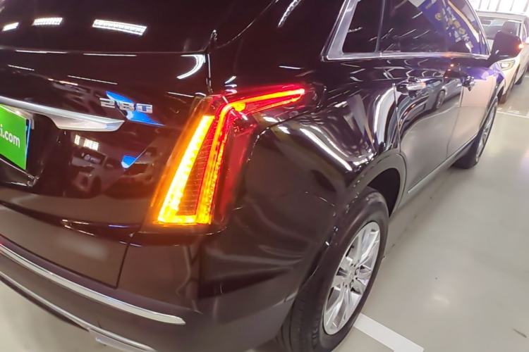 Used Cadillac XT5 2022 2.0T Two-Wheel Drive Luxury Version Exterior 3