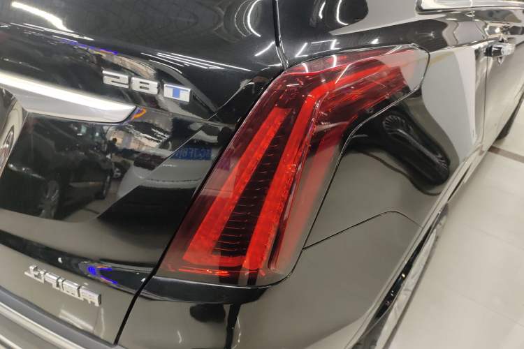 Used Cadillac XT5 2022 2.0T Two-Wheel Drive Luxury Version Exterior 3