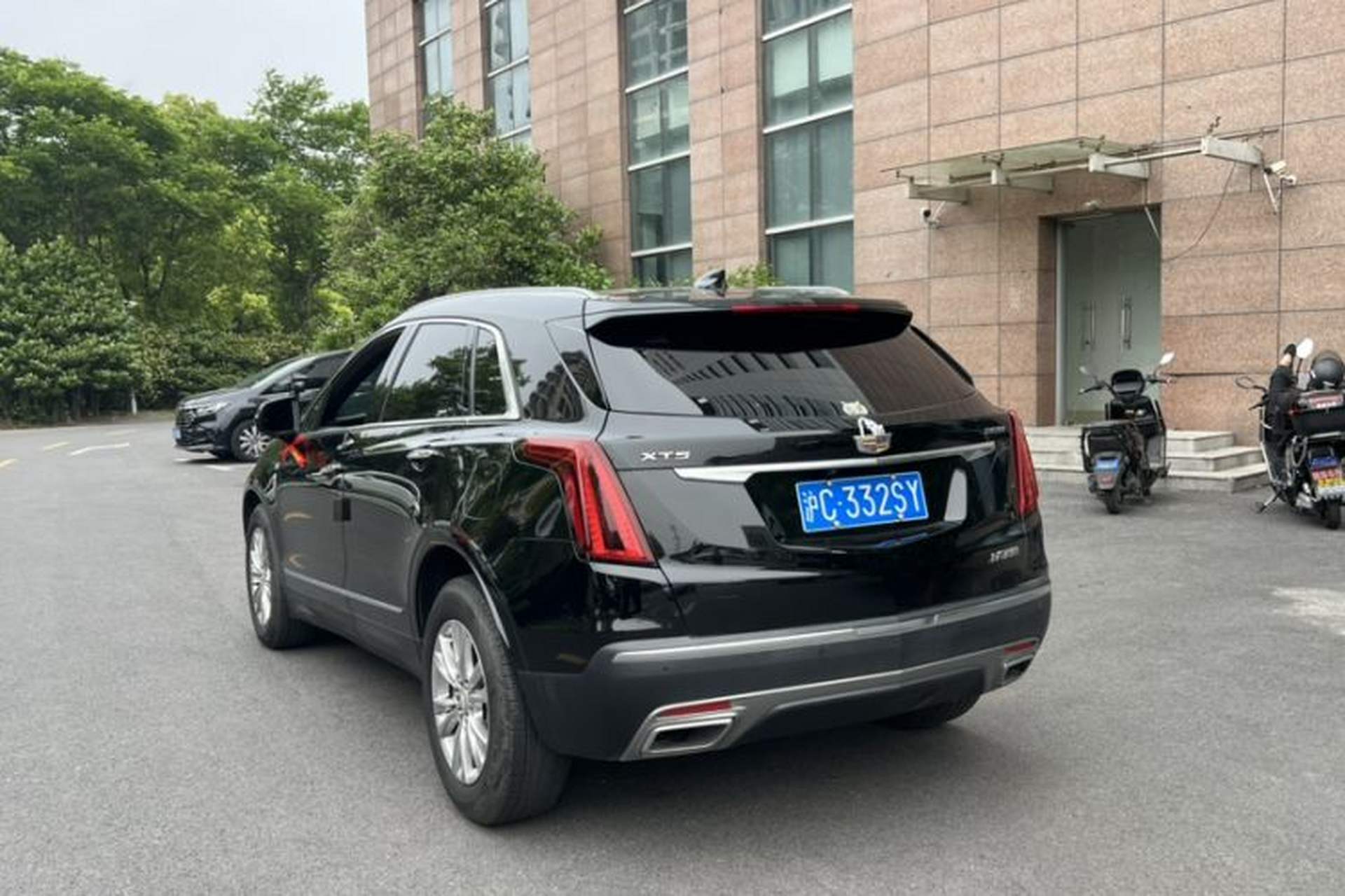 Used Cadillac XT5 2022 2.0T Two-Wheel Drive Luxury Version Exterior 3