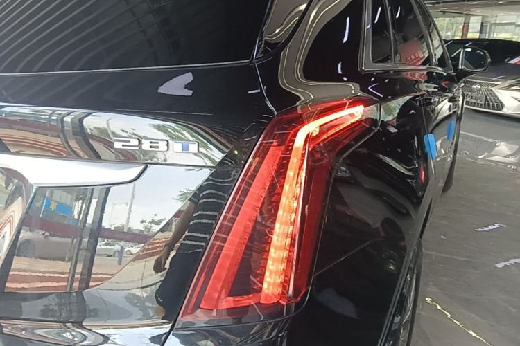 Used Cadillac XT5 2022 2.0T Two-Wheel Drive Luxury Version Exterior 3