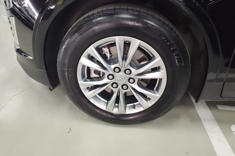 Used Cadillac XT5 2022 2.0T Two-Wheel Drive Luxury Version Exterior 4