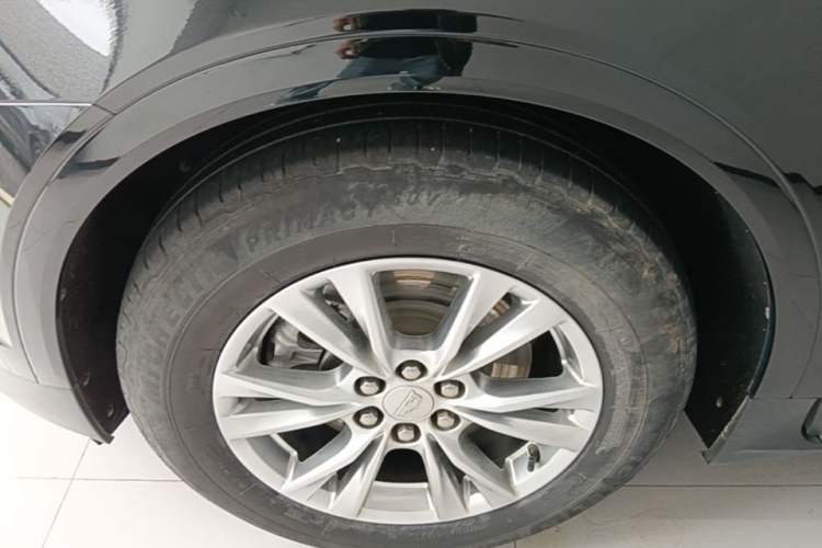 Used Cadillac XT5 2022 2.0T Two-Wheel Drive Luxury Version Exterior 4