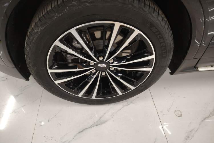 Used Cadillac XT5 2022 2.0T Two-Wheel Drive Luxury Version Exterior 4