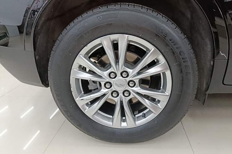 Used Cadillac XT5 2022 2.0T Two-Wheel Drive Luxury Version Exterior 5