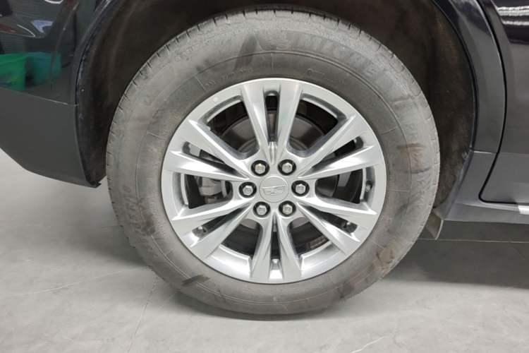 Used Cadillac XT5 2022 2.0T Two-Wheel Drive Luxury Version Exterior 5
