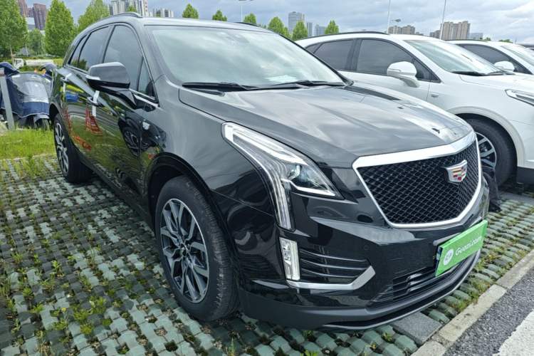 Used Cadillac XT5 2022 2.0T Four-Wheel Drive Luxury Version (Hummingbird Edition) Front Right 45 Deg
