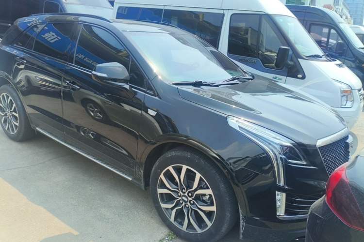 Used Cadillac XT5 2022 2.0T Four-Wheel Drive Luxury Version (Hummingbird Edition) Front Right 45 Deg