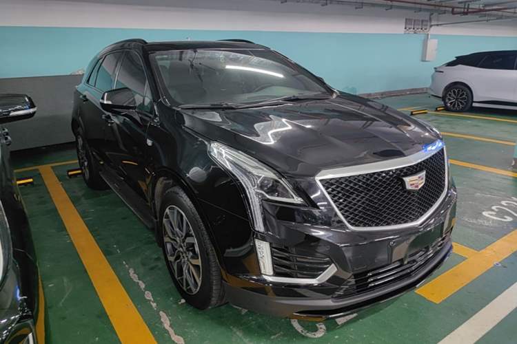 Used Cadillac XT5 2022 2.0T Four-Wheel Drive Luxury Version (Hummingbird Edition) Front Right 45 Deg