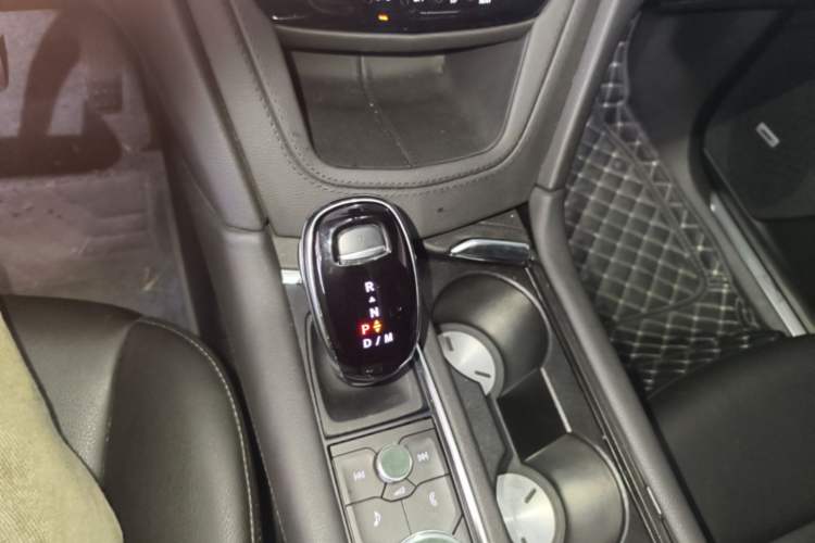 Used Cadillac XT5 2022 2.0T Two-Wheel Drive Luxury Version Gear Lever