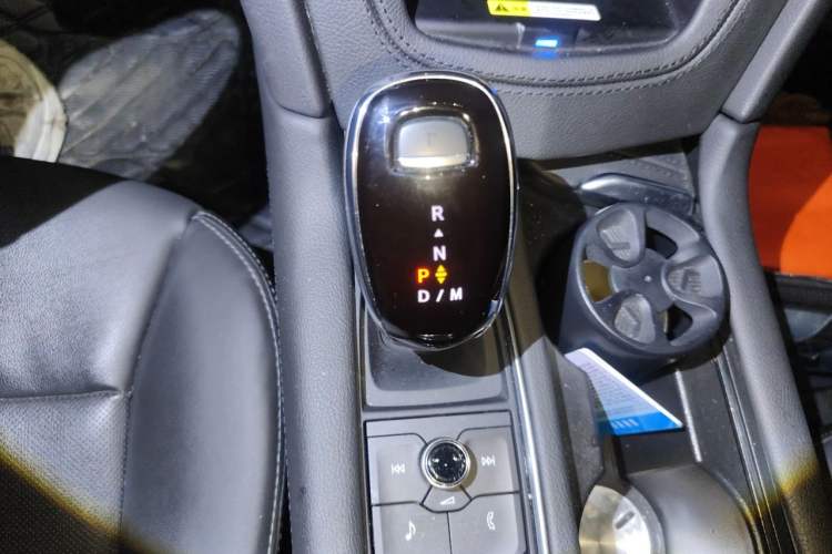 Used Cadillac XT5 2022 2.0T Four-Wheel Drive Luxury Version (Hummingbird Edition) Gear Lever