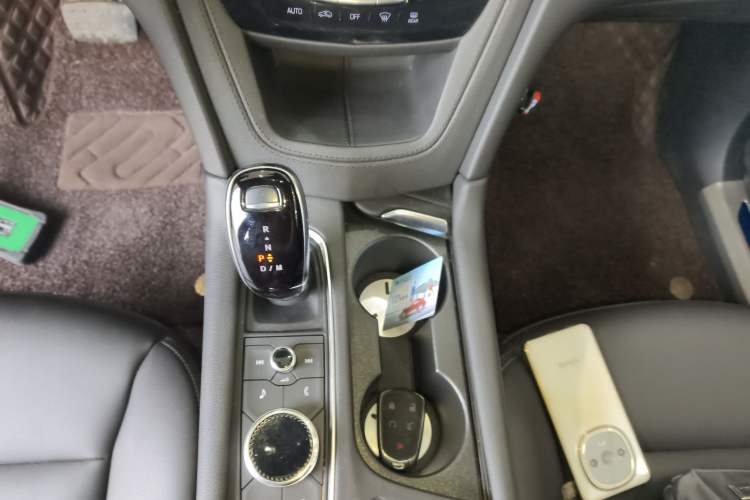 Used Cadillac XT5 2022 2.0T Two-Wheel Drive Luxury Version Gear Lever