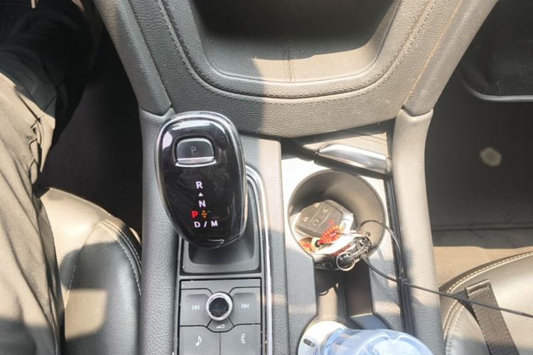 Used Cadillac XT5 2022 2.0T Four-Wheel Drive Premium Edition Gear Lever